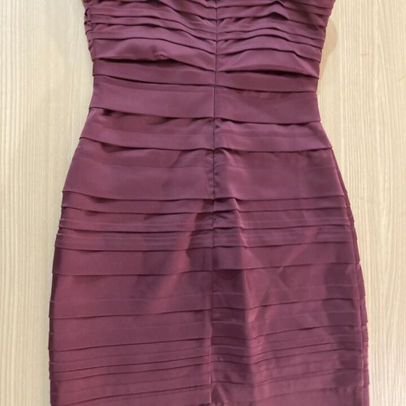 BCBG Maroon Textured Strapless Mini Dress Size 0 Acetate...
